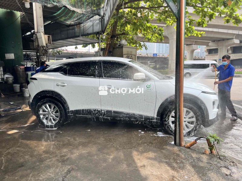 VinFast VFS 6 2025 mua pin 35.000 km trắng