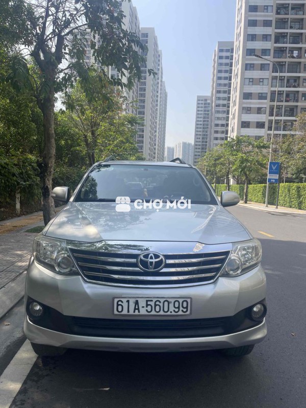 Toyota Fortuner 2012 2.7V 4x2 - 111000 km