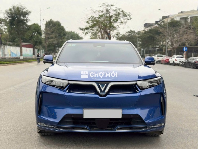 Vinfast VF9 Plus 2023 Xanh/Đen, 6 chỗ trần kính