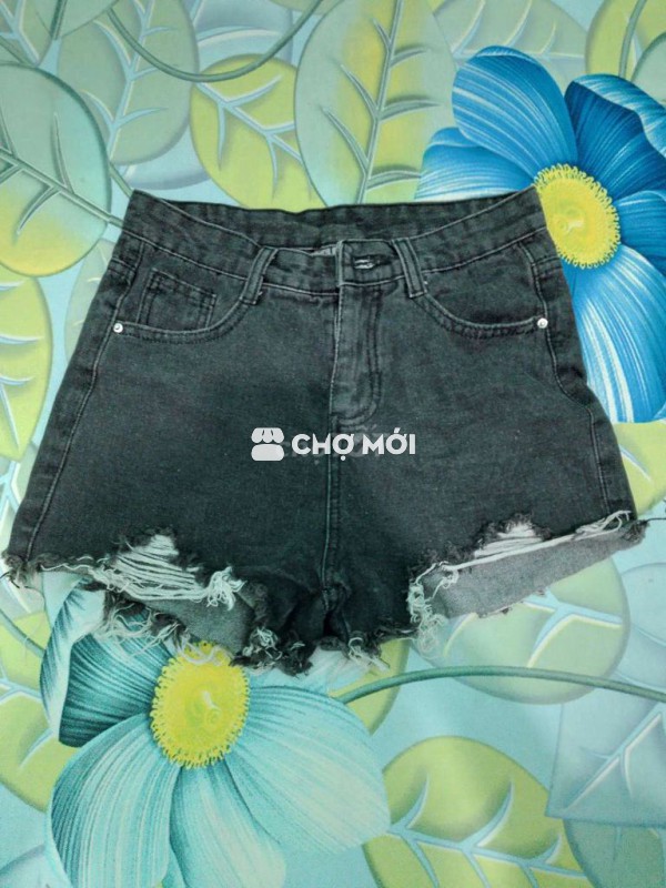Quần short Jean nữ rách cá tính