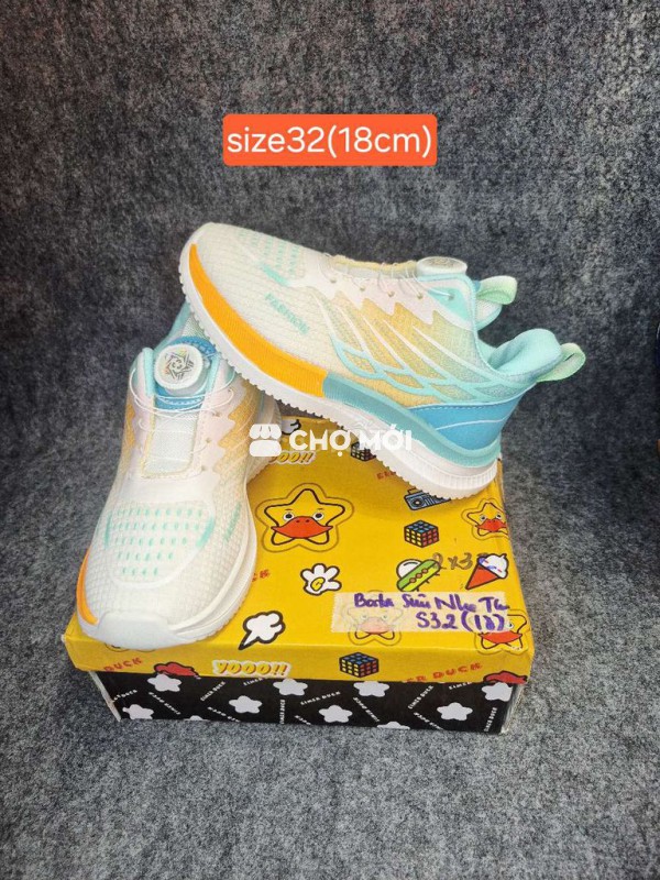 Giày thể thao trẻ em SIÊU NHẸ