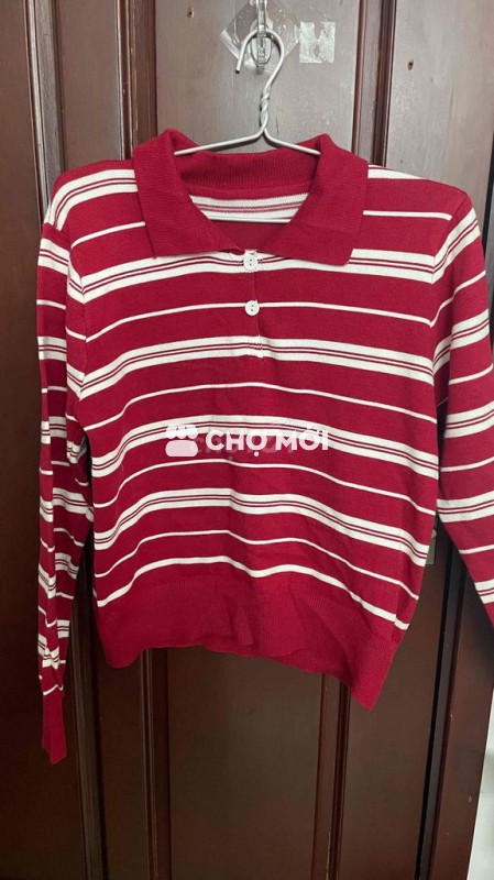 Áo len nữ sọc trẻ trung