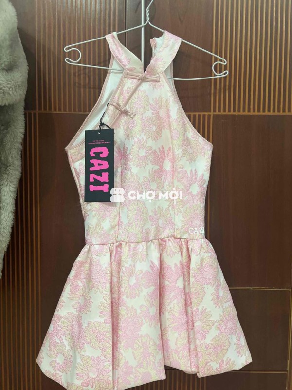 váy full tag. chưa mặc lần nào