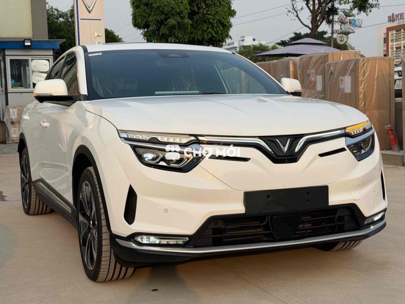 VinFast VF8  Plus 2022 màu Trắng