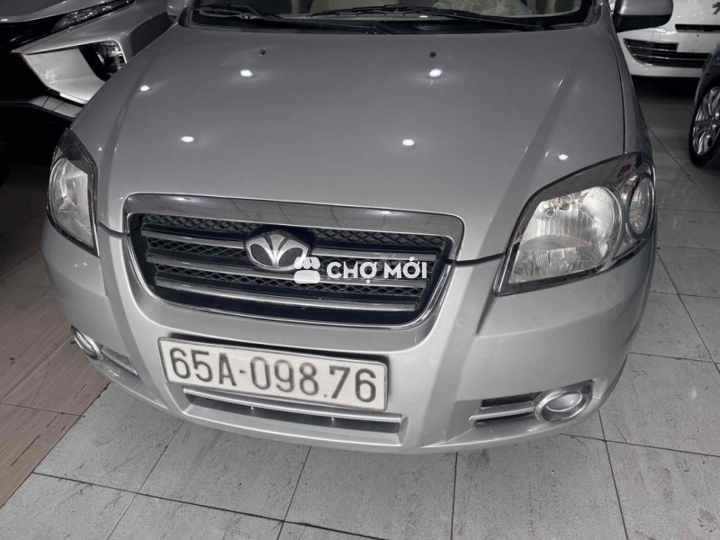 Daewoo Gentra màu Bạc