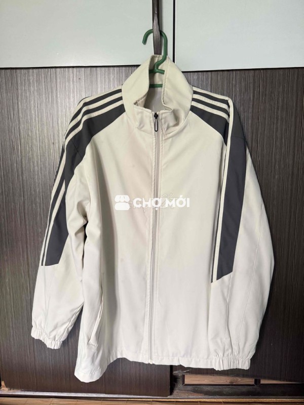 Rọn tủ bán lại áo khoác gió đẹp size dưới 70kg