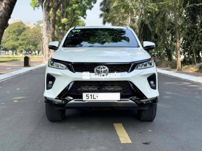 Toyota Fortuner 2024 Legender 2.4 AT 4x2 - 35000km