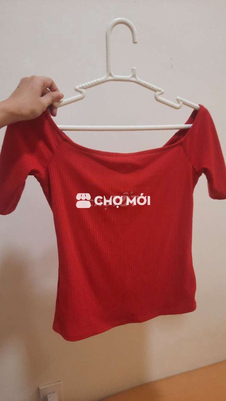 Áo thun nữ vải gân đỏ