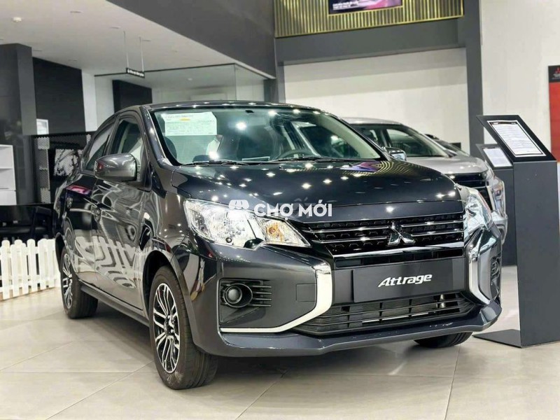 XE SẴN GIAO NGAY ATTRAGE MT MY26 XÁM GIẢM XÃ KHO