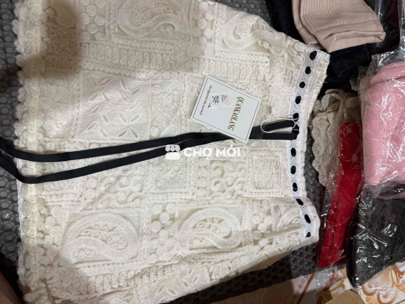 Quần short nữ ren Trắng kem