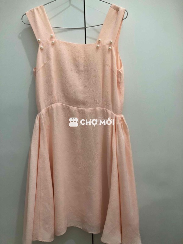 đầm hồng nu nữ