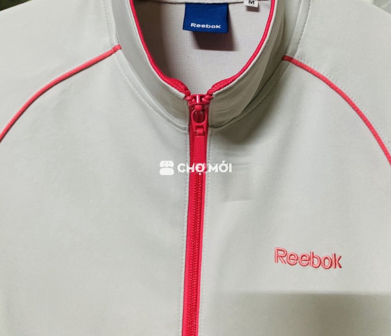 Áo khoác nữ Reebok chính hãng 100%.Mới 99%. Size M