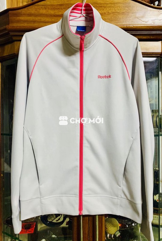 Áo khoác nữ Reebok chính hãng 100%. Size M.Mới 99%