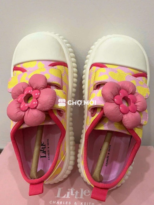Giầy dép cho bé Charles & Keith