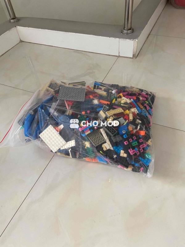 Đồ chơi lắp ráp Lego nhiều màu