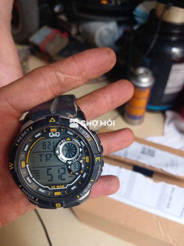 Đồng hồ Q&Q nam Đen cao su