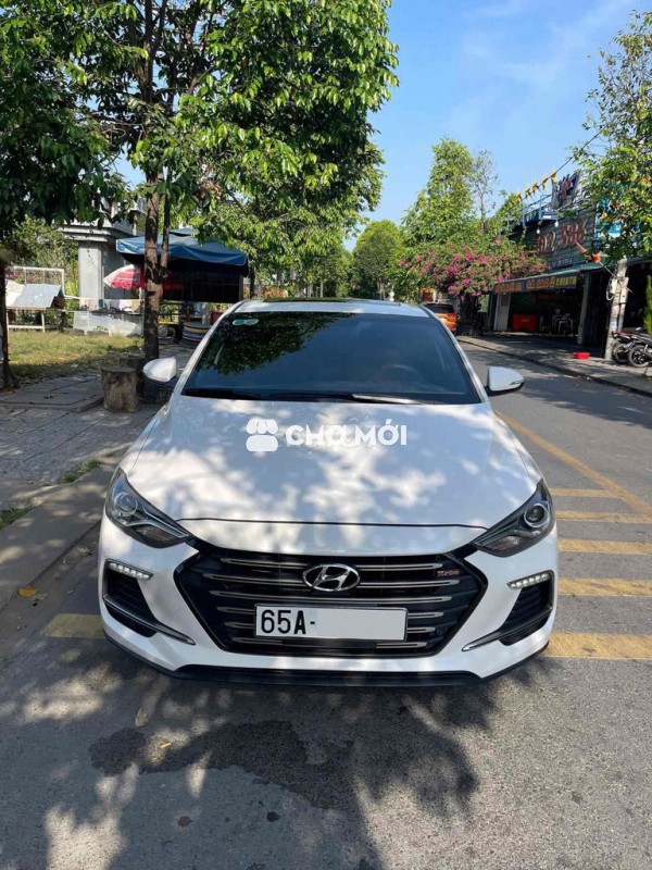 Hyundai Elantra Sport 2018 Trắng