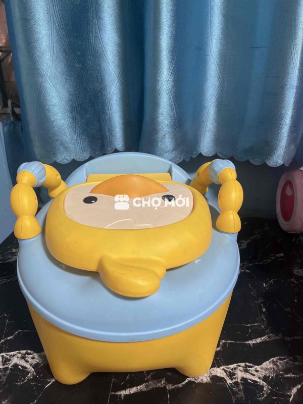 Xe chồi chân và bô vịt vàng cho bé