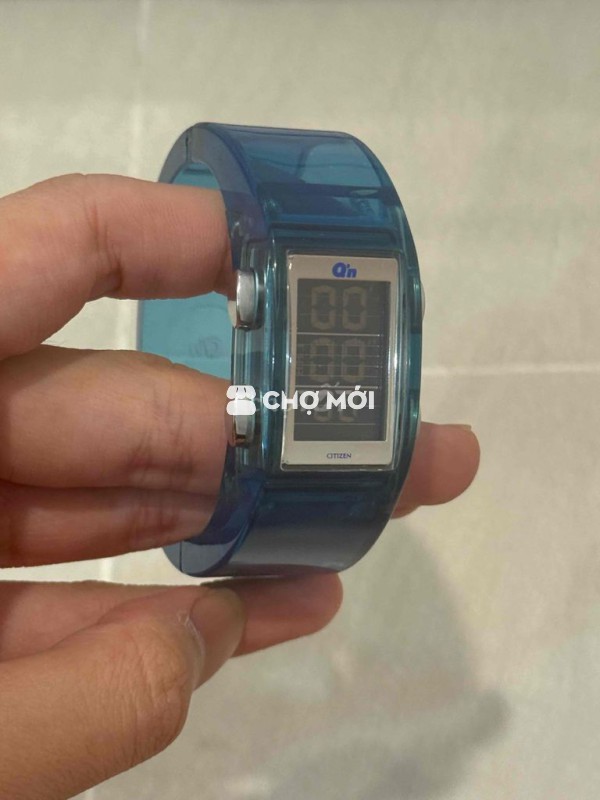 Đồng hồ Citizen Cuff nhựa