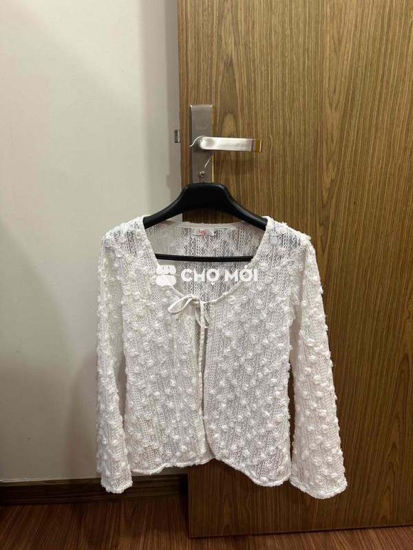 Áo khoác ren Izy by Nhi new 100%