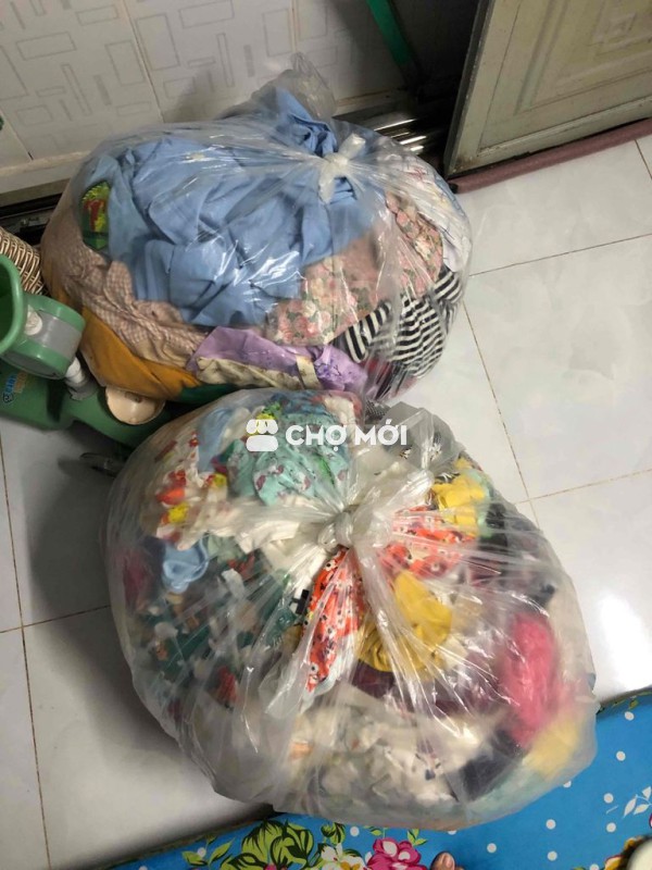 Quần áo nữ  còn mới