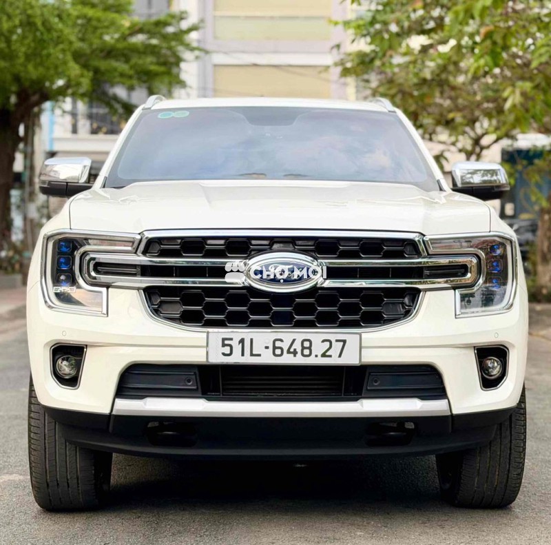 EVEREST 2.0AT4x2 TITANIUM 2022 XE CHẤT ZIN 100 %