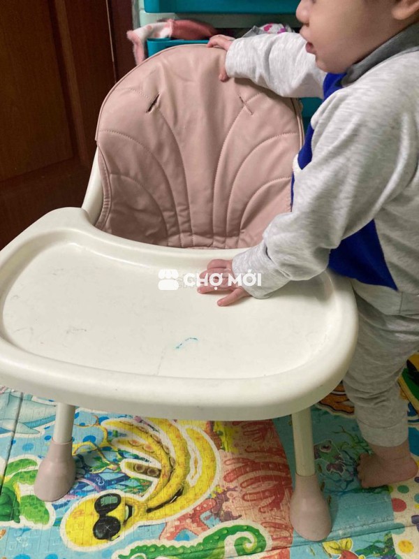 Ghế ăn dặm nâng hạ được