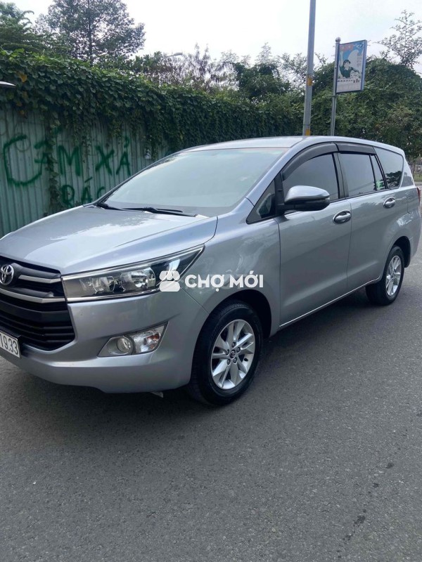 Toyota Innova 2018 E MT Bạc
