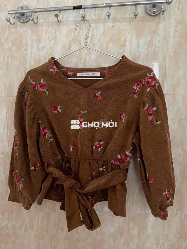 Áo 2hand Nhật hiệu RAY CASSIN FAVORI nâu in hoa 1