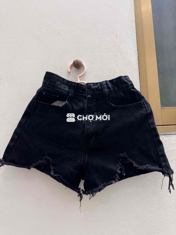 Quần short nữ size S