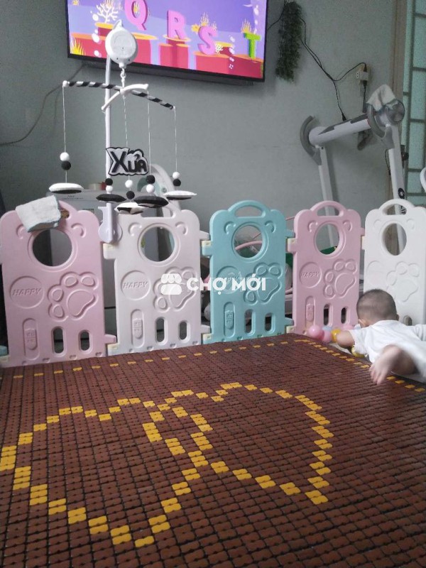 Đồ chơi treo nôi vải Trắng Đen