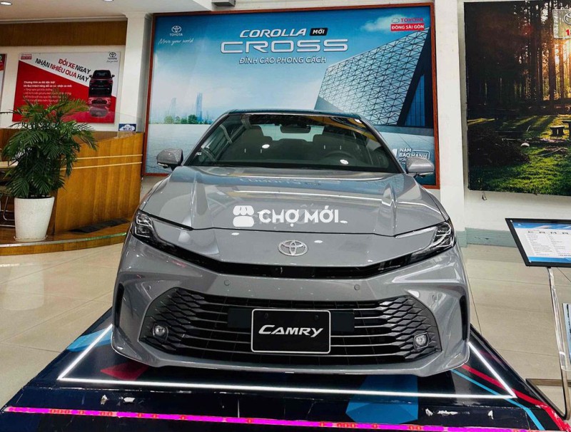 Toyota Camry - Giảm 100% Thuế Trước Bạ