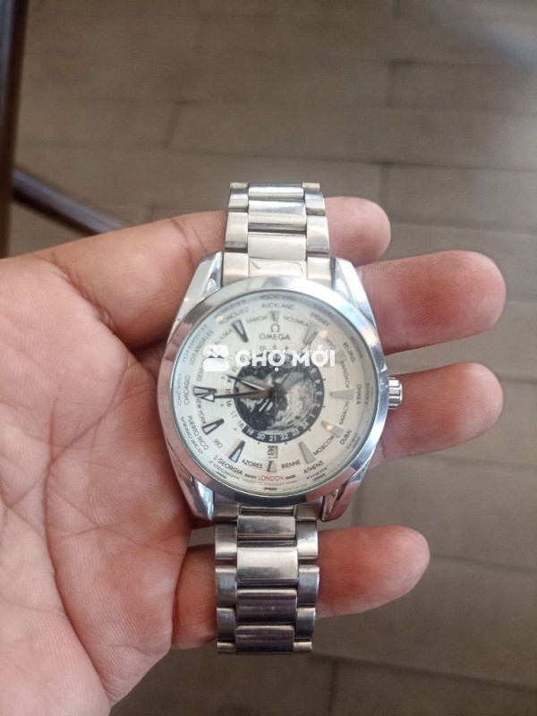 Đồng hồ tự động siêu đẹp có giao lưu với síp