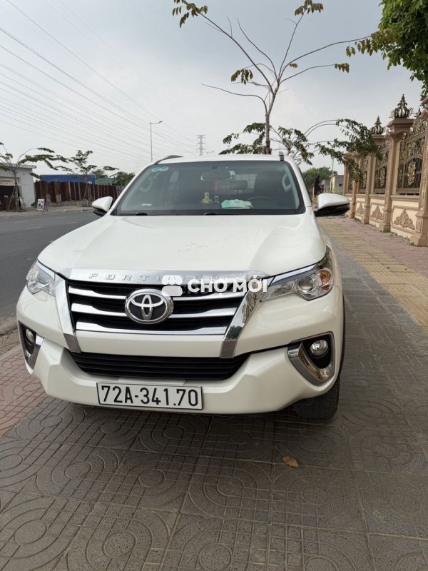 Toyota Fortuner Trắng Ngọc Trai 2019 AT Máy Dầu
