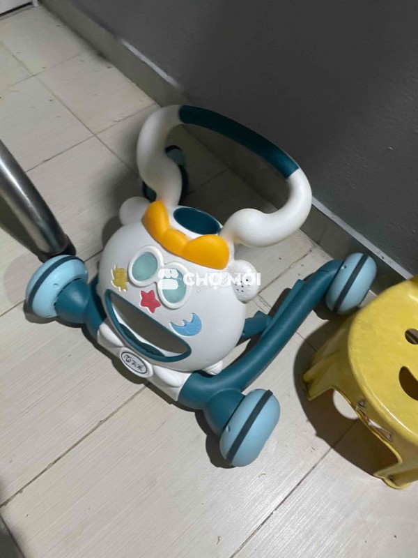 Xe tập đi trẻ em có nhạc