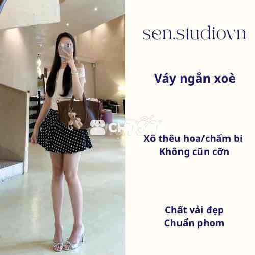 Chân váy ngắn dáng xoè