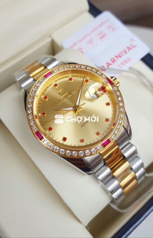 Đồng Hồ Cơ CARNIVAL Cọc Số Đính Đá Cực Sang Trọng.