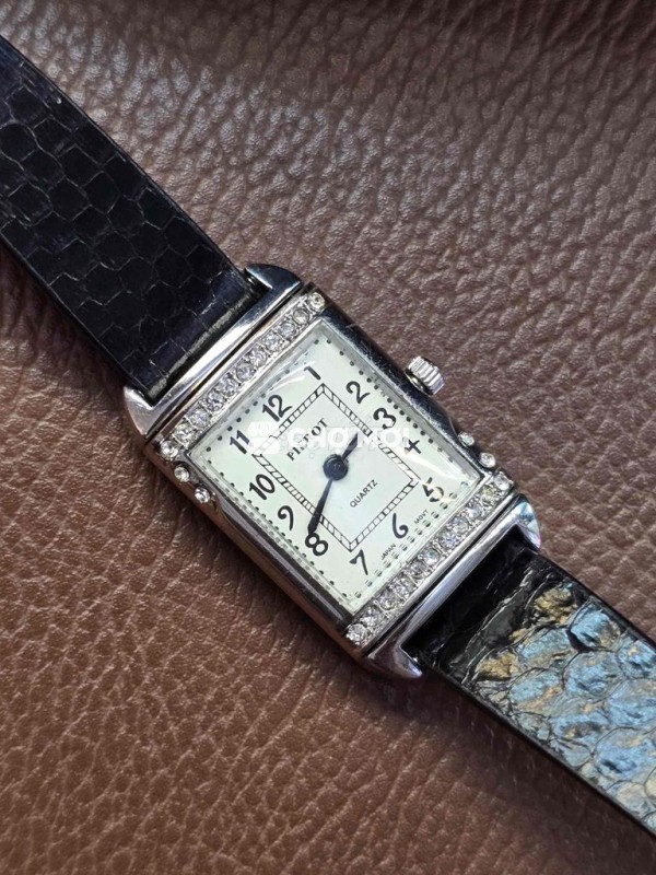 Đồng hồ Fierot Tank Unisex