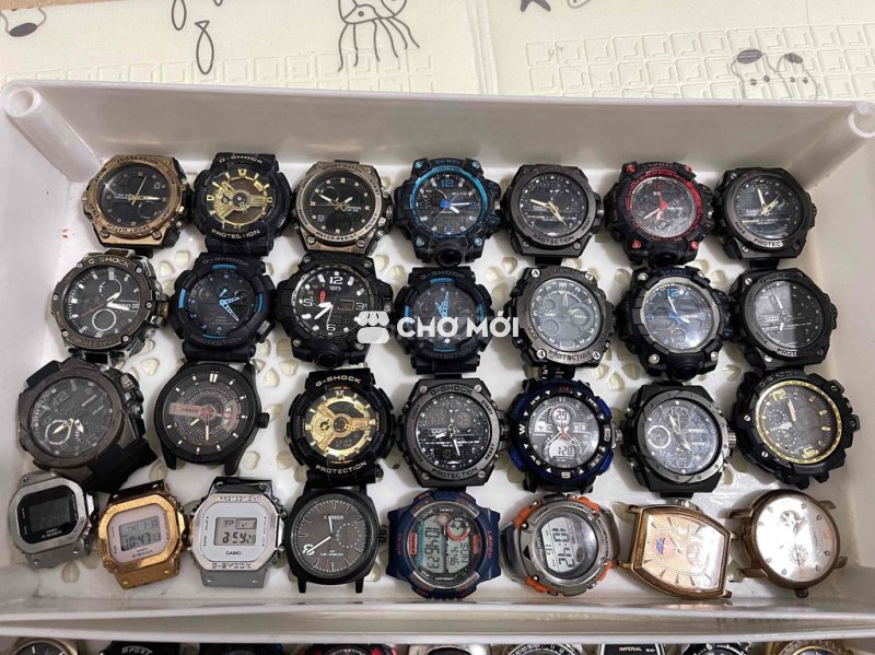 Đồng hồ đeo tay kim loại