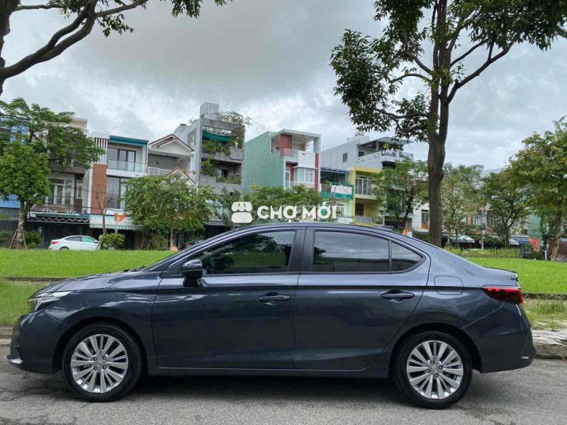 Honda City L 2023 - 11800 km