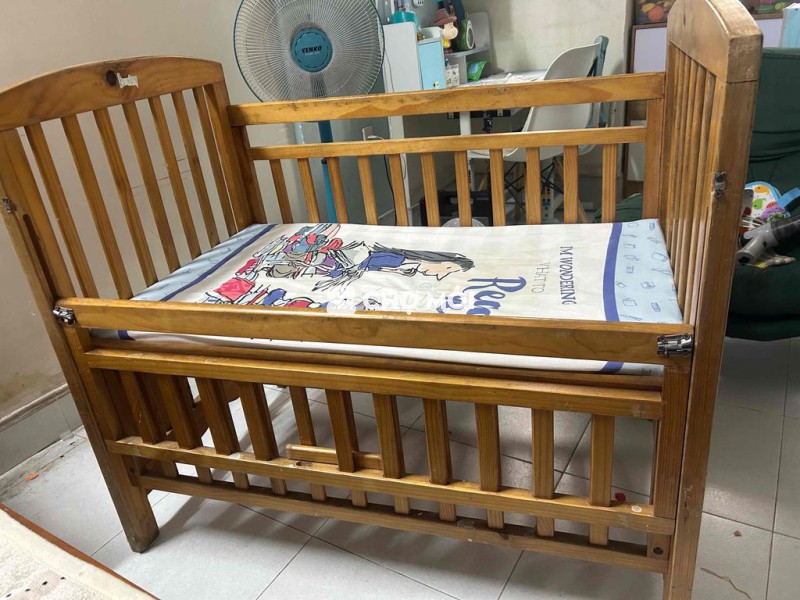 Nôi em bé gỗ tự nhiên 70x125cm + nệm