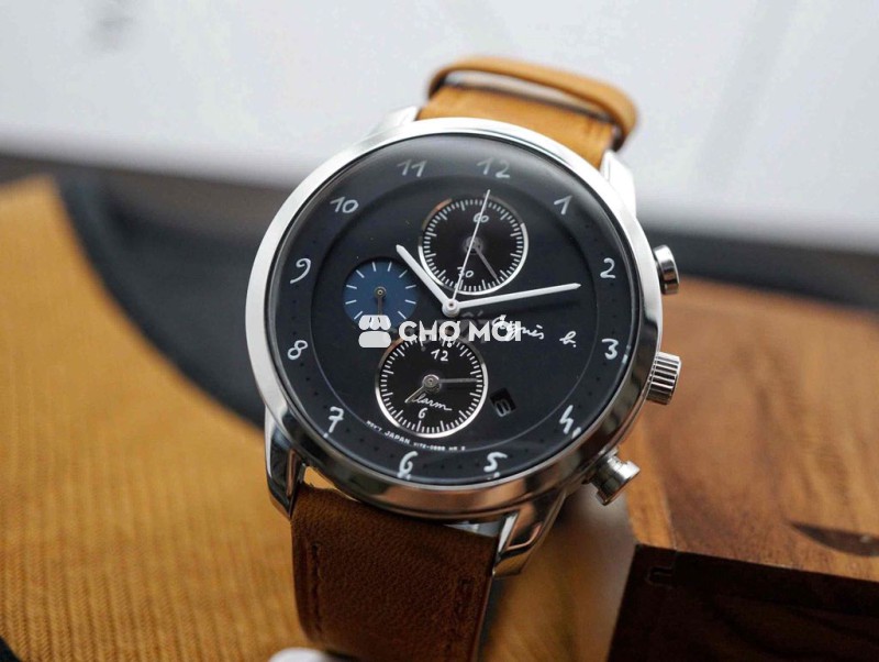 Đồng hồ Agnès b. Solar Parisian Minimalism