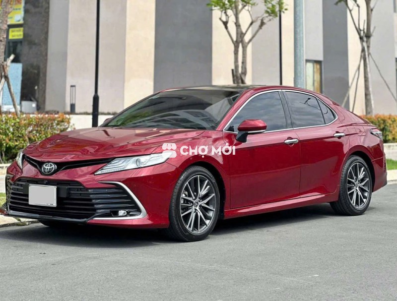 Toyota Camry 2023 2.5Q Đỏ chạy 2vạn