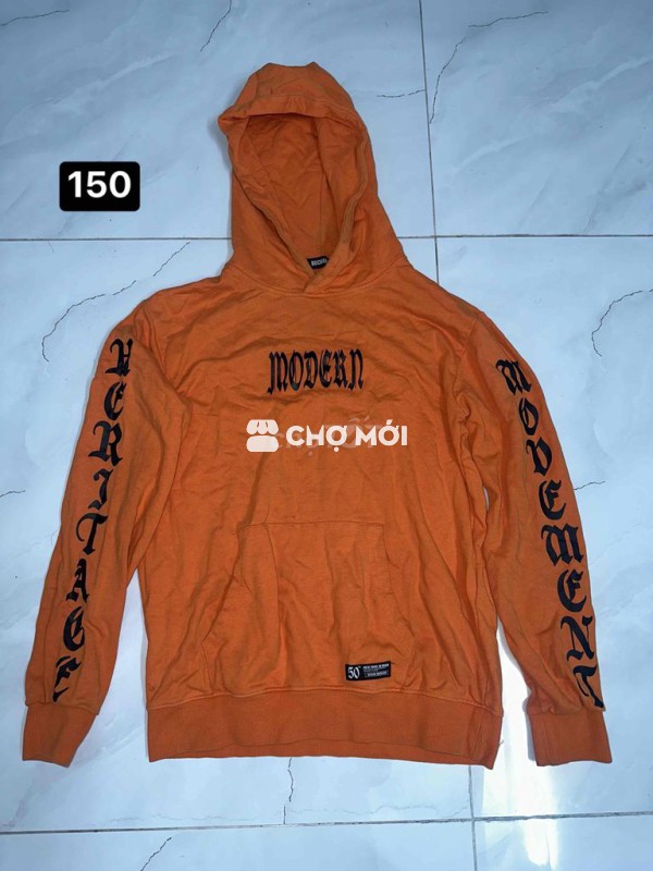 cần thanh lý quần áo giá từ 100 đến 200