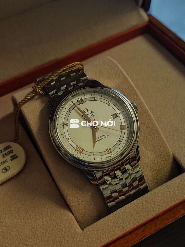 Đồng hồ thời trang như hình