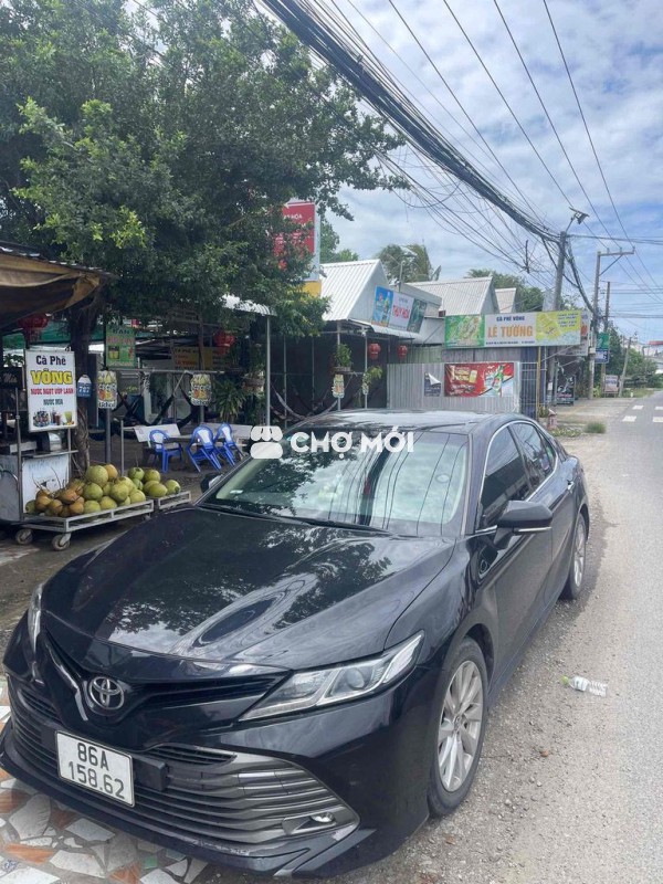 Toyota Camry 2020 2.0G Đen
