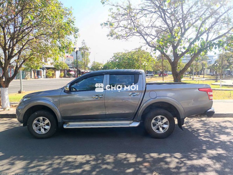 Mitsubishi Triton 2019 Số sàn Xám