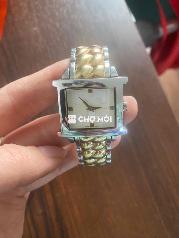 Đồng hồ Escada nữ thép không gỉ