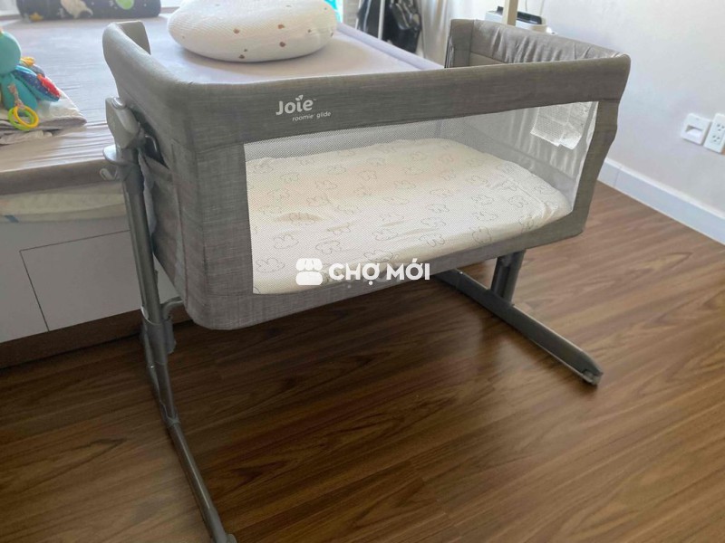 Nôi Joie Roomie tặng gối Rototo