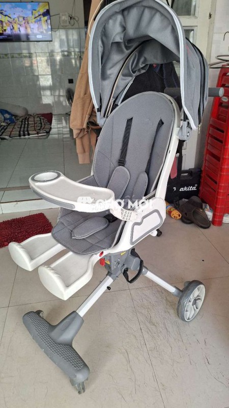 Xe đẩy Xám cho bé